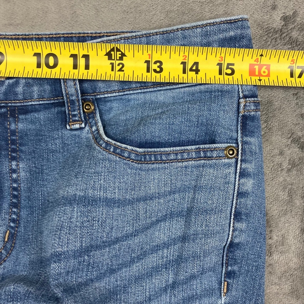 St Johns Bay Straight Leg Jeans Womens 10 Medium Wash Blue Denim Stretch - Picture 7 of 8